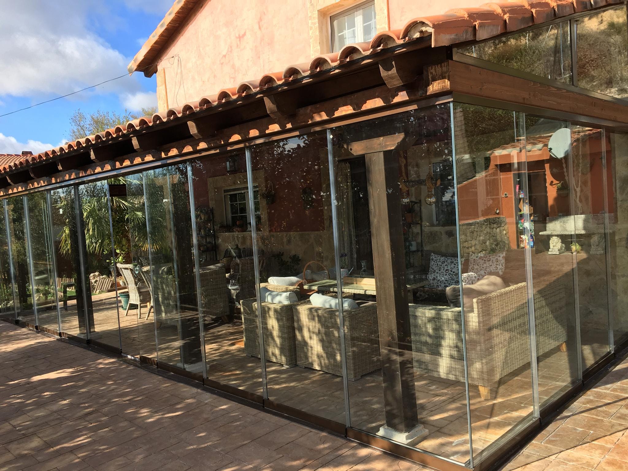 Cortinas de Cristal y Cerramientos GLASSLAND